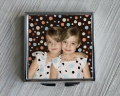 Miroir De Sac Photo -Cadeaux Boutique 0685522c855c4a068c147e10a9f6fa312fd4b3b52c06e5788efa1ac9e0bb33024