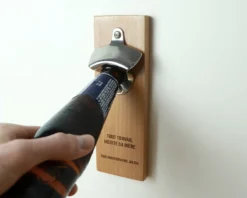 Décapsuleur Mural Personnalisé -Cadeaux Boutique 286cba4c5f418ac0e31c0d8eb0c5bc92ca523ff827437b8a2bc1541111ff3981