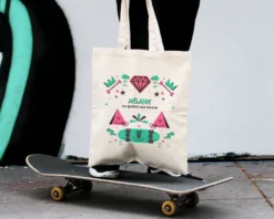 Tote Bag Personnalisable - Skateboard - 100% Coton Naturel 5 Tote Bag Personnalisable - Skateboard - 100% Coton Naturel -Cadeaux Boutique 29051aea436366b9ff37061b4d68c8fb0d506715ace733db09294bfc040a28145