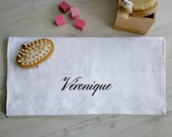 Serviette Prénom 9 Serviette Prénom -Cadeaux Boutique 336a2bab1e093a3037ba9cee8dd40fce7e43b7ab7fc3151e513642fd57713536