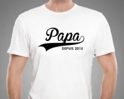 T-shirt Blanc Papa Depuis -Cadeaux Boutique 3e4f23cb095bed8ec6a3b8086403b392cf8b3ef34ab9596a699bff081d8017631