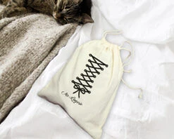 Pochon Lingerie Corset - Petit - 25x30cm -Cadeaux Boutique 51c636b617ffa8cd2745cd6d7b19bb2c919f8d0b34b43c106bc9f2e3095722198