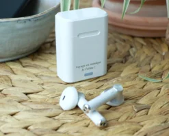 Écouteurs Sans Fils Avec Boîtier De Recharge Personnalisable -Cadeaux Boutique 5317912da29b27f22a611998ff3802652f25c926317de6a4ba2e597dc51130454