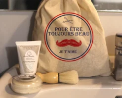 Kit Rasage Dans Son Pochon Personnalisé 6 Kit Rasage Dans Son Pochon Personnalisé -Cadeaux Boutique 553998e472e5b578d595ef5086deba07b4b20a029114d06d4eb0605c6e5136162