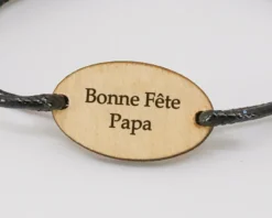 Bracelet Cordon Avec Médaille Ovale Personnalisée En Bois