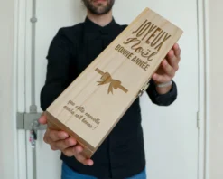 Caisse à Vin Noël Gravée -Cadeaux Boutique 62f0a0b9cf71f38de5ab4981511299168aaefa94392b2f98e5dcc55e35734114