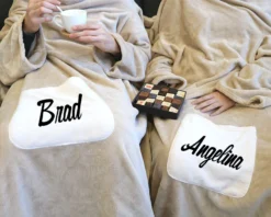 Couverture à Manches Personnalisée Pour Couple - Prénom