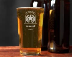 Verre à Bière Personnalisé - Étoile -Cadeaux Boutique 7aa4c3a534490c25c1a0c47e5d3f93cd5fafa3cb76341de769548ec5f1b72819