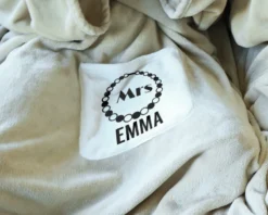 Couverture à Manches Personnalisée Pour Couple - Mr. And Mrs.