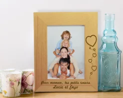 Cadre Photo En Bois Gravé -Cadeaux Boutique 83ab3d9e8e7d192902ea5c780453b0975240c9589a89bd7e5446b271cca23723