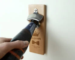 Décapsuleur Mural Personnalisé - Papa Royal