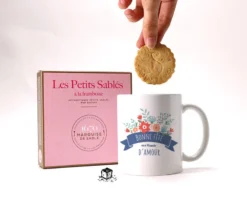 Mug Personnalisé Et Ses Biscuits - Mamie Fleurie -Cadeaux Boutique 898d1f49e9a6cbb1968dca217053b667d44e67585d18ef449e05ccefec7c3033