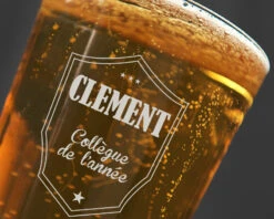 Verre à Bière Personnalisé - Blason -Cadeaux Boutique 8c7ceb628076801f8d09d34c761d49b804cf21986f16f429a8ea4b7f3a8c3302