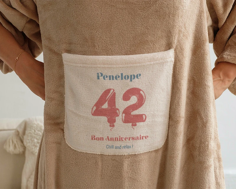 Couverture à Manches Personnalisable - Collection Ballons D'anniversaire 2 Couverture à Manches Personnalisable - Collection Ballons D'anniversaire – Image 2