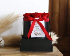 Boîte De Roses éternelles Personnalisée -Cadeaux Boutique a144abef866c6e77e983f73a9a56771d7793b9a1d15ee56670ee3ceab59735947