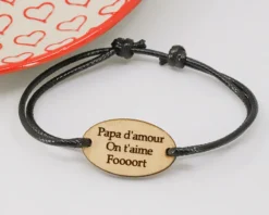 Bracelet Cordon Avec Médaille Ovale Personnalisée En Bois -Cadeaux Boutique a156deb1e3a263cb903e092b1c0b79266a435d39240649c37a5d80e0ef2e36056