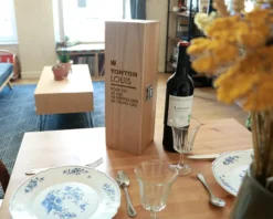 Caisse à Vin Gravée - Roi Du Monde -Cadeaux Boutique a716f65c8a7b600fdf3aaa7cab0803c2b059e6275cbd68f8e46d83fb77f44835