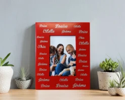 Cadre Métal Rouge Gravé Famille Prénoms -Cadeaux Boutique ba3040feee9896e36bd5be8381130b68092b00124b6eb019256b270a0e4121634