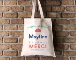 Tote Bag Personnalisable - L'école Est Finie - 100% Coton Naturel -Cadeaux Boutique c2deea9e26881829039e84e28ca54db7436233660f597d036ae3dd245d711224