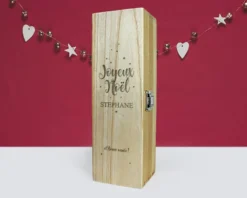 Caisse à Vin Gravée Joyeux Noël Et Bonne Année -Cadeaux Boutique d4252b86e6576297bd6d727e5a2f236aa00a0543b8a713b4ebcd8219b03c22721