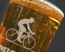 Verre à Bière Personnalisé - Cyclisme -Cadeaux Boutique e3a52f129850f3505ceac7d82401de0a7709673fc5a6058cd859281189d01406