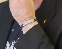 Bracelet Gravé Homme En Acier Et Cuir Tressé 9 Bracelet Gravé Homme En Acier Et Cuir Tressé -Cadeaux Boutique e43494fb82f64fcbba218350eeb4991e317d4214663eebc04648ab39069435929