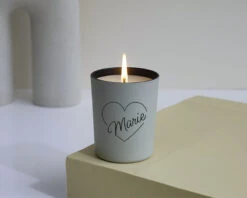 Bougie Personnalisable Parfumée - Coeur 6 Bougie Personnalisable Parfumée - Coeur -Cadeaux Boutique f37d5dbc10025c64632574d40387193642d14e56e0eff60c055d82f90beb216