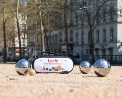 Sacoche De Pétanque Personnalisable Avec Option Triplette De Boules De Pétanque - Entre Copines -Cadeaux Boutique f3a1abb1bfc77f0d508ec6dd2d50df48debc45dee93f3db5880841d986c44829